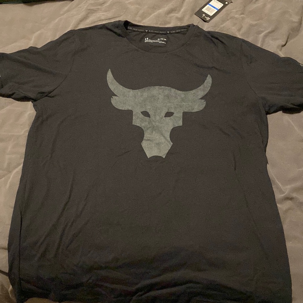 Black athletic shirt for men